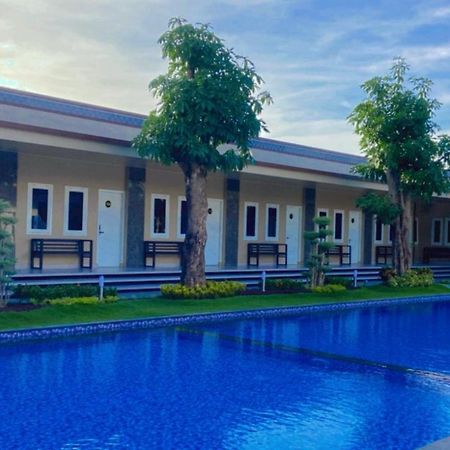 Nio Garden Hotel Sumbawa Exterior foto